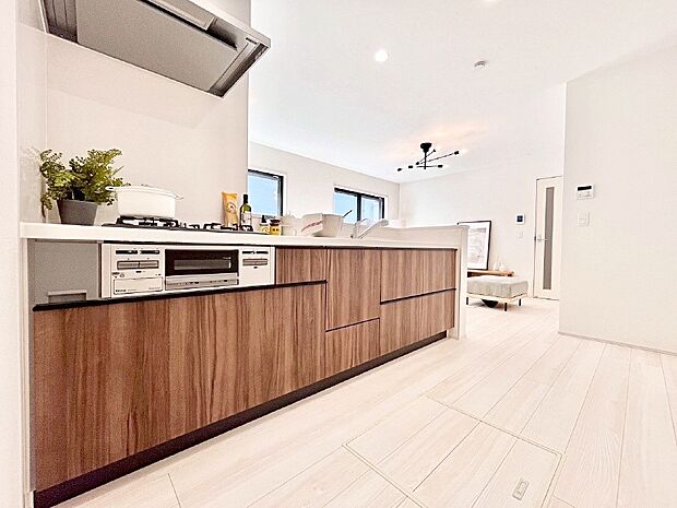 【ダイニングキッチン】カウンター越しにお話しをしながら毎日のお料理をもっと楽しく