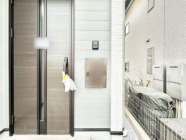 【その他現地】シンプルなデザインのポスト