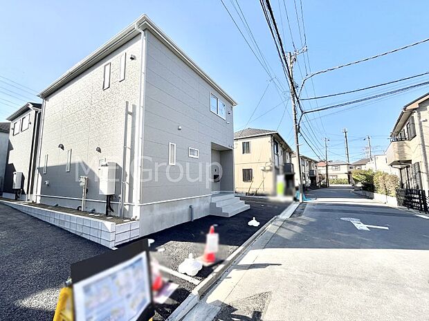 【前面道路含む現地写真】前面道路はきちんと整備されています