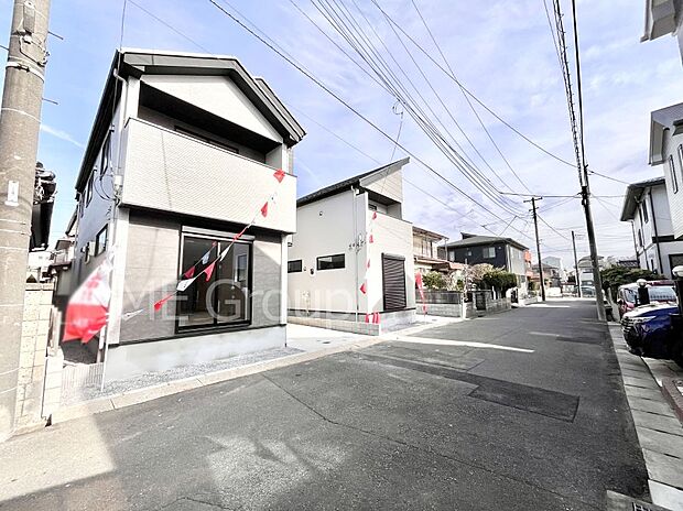 【前面道路含む現地写真】前面道路はきちんと整備されています