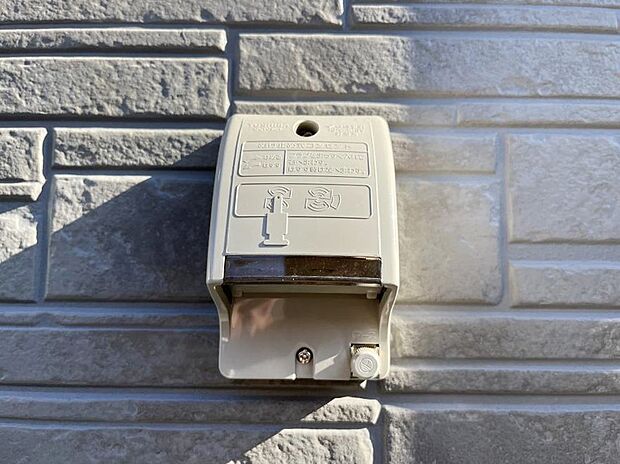 【その他現地】お掃除などに便利な外コンセント