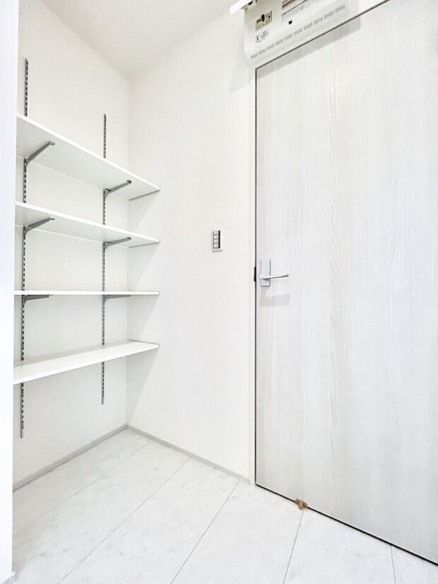 【リネンスペース】便利なリネン庫で、スッキリした使いやすい洗面室に