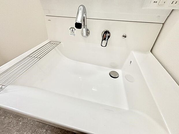 【ハンドシャワー水栓】ハンドシャワー付き！使いやすい洗面台。