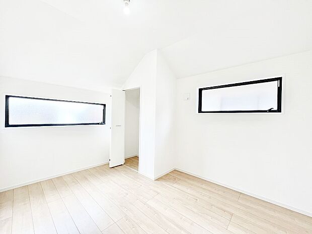 【収納】クローゼット付きなので居室としても活用できるサービスルーム！