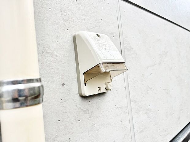 【その他現地】お掃除などに便利な外コンセント