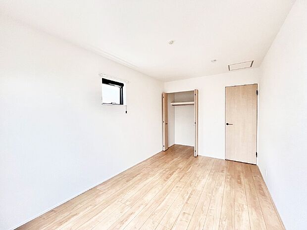 【寝室】収納も充実しています!どんなお部屋にするか考えるのが楽しみですね。