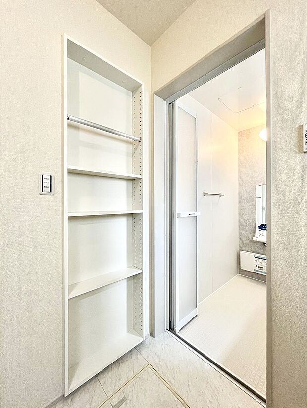 【リネンスペース】便利なリネン庫で、スッキリした使いやすい洗面室に