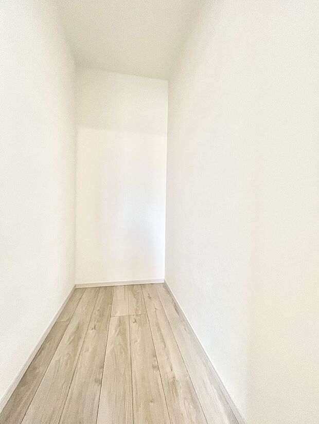 【リビング収納】リビング収納。ここに収納があると物が集まるLDKがスッキリ片付きそうですね。  