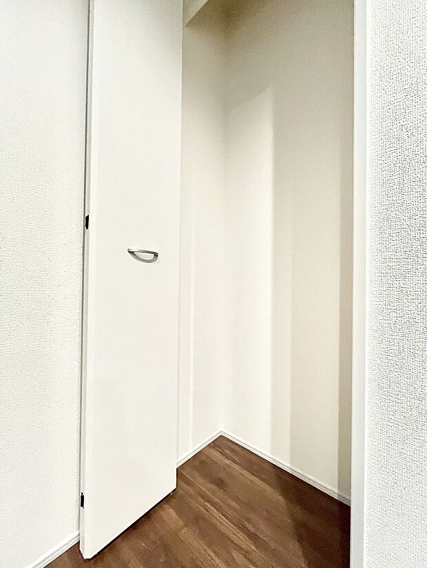 【キッチン横収納】キッチン横収納！食材のストックはもちろん、日用品の収納など使い方はいろいろ！  