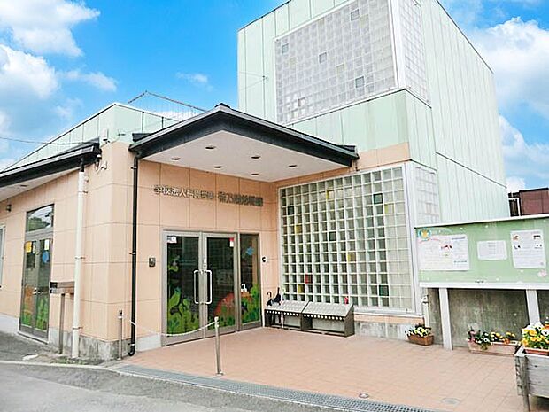 梅乃園幼稚園（約1,400m・徒歩18分）