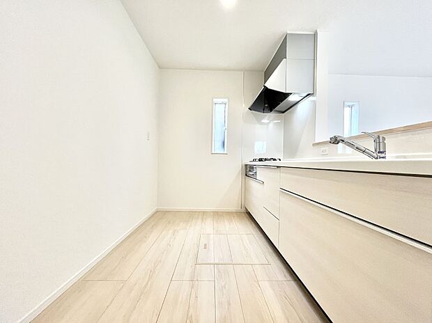 【キッチン】ゆとりあるキッチンではご家族と楽しくお料理ができます。