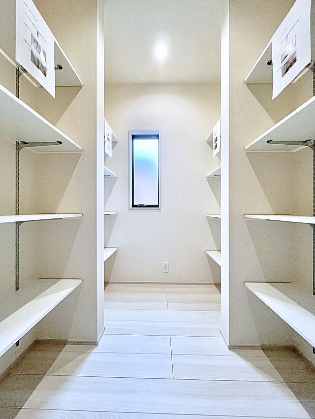 【パントリー】キッチンにはパントリー!食材のストックはもちろん、日用品の収納など使い方はいろいろ!