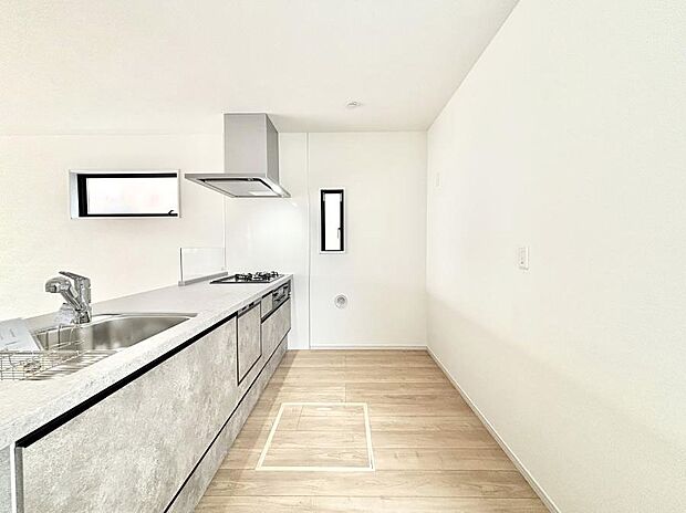 【キッチン】ゆとりあるキッチンではご家族と楽しくお料理ができます。