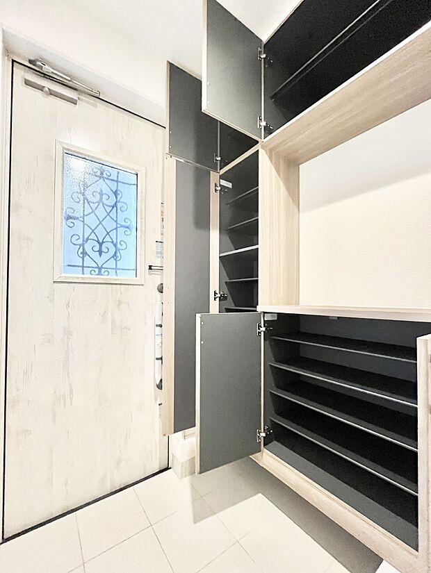 【収納】収納力ある下駄箱の活用で玄関廻りはいつでもスッキリ