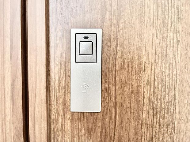 【玄関】ラクラク開錠！スマートコントロールキー。