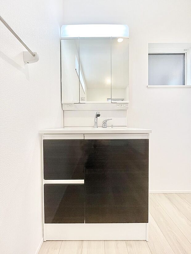 【洗面台・洗面所】収納力と機能性に優れた洗面化粧台  