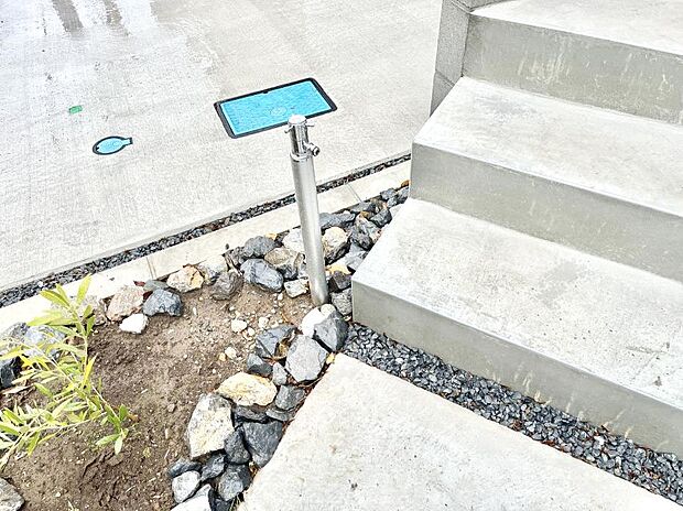 【その他現地】ガーデニングやお掃除に便利な外水栓  