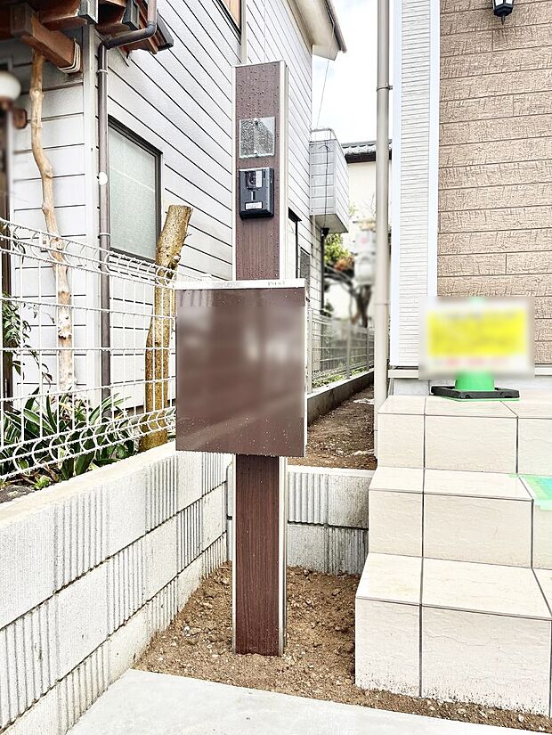 【その他現地】表札・インターホン・ポストをひとつに集約