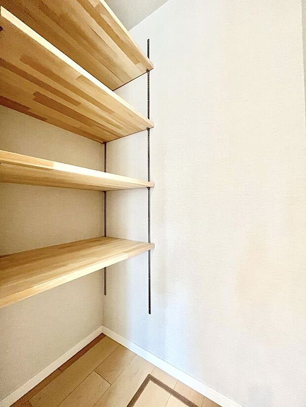 【リビング収納】リビング収納。ここに収納があると物が集まるLDKがスッキリ片付きそうですね。