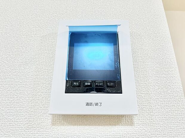 【TVモニター付きインターフォン】訪問者が一目でわかる安心のTVモニター付きインターホン。