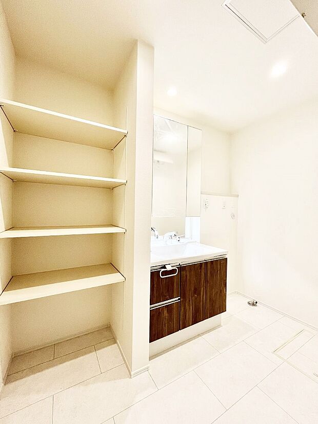 【ランドリースペース】広々とゆとりのあるランドリースペース