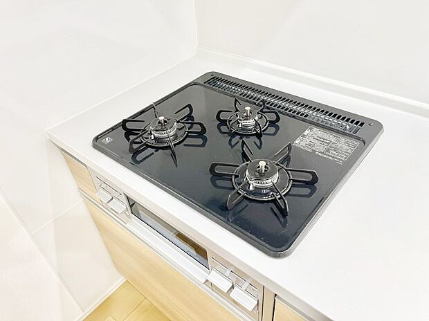 【ガスコンロ】三口ガスコンロでお料理が一気にはかどりそう  