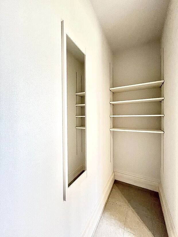 【収納】シューズインクローク付き！雨具やベビーカーも置けます。