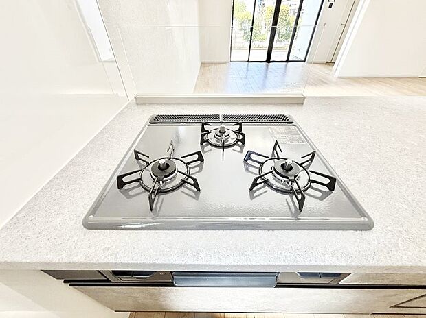 【ガスコンロ】三口ガスコンロでお料理が一気にはかどりそう  