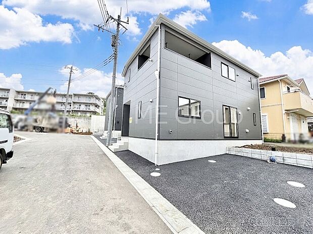【前面道路含む現地写真】前面道路はきちんと整備されています  