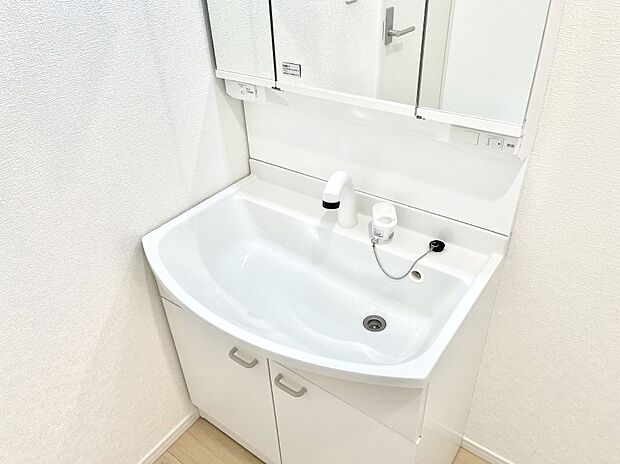 【ハンドシャワー水栓】ハンドシャワー付き！使いやすい洗面台。