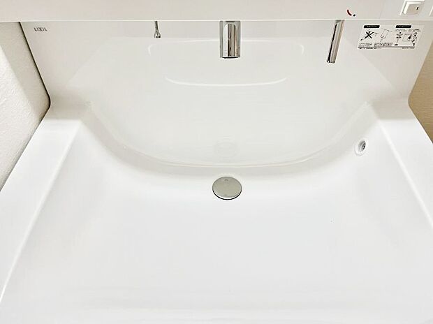 【シャワー水栓】ハンドシャワー付き！使いやすい洗面台。