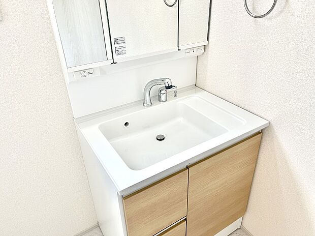 【ハンドシャワー水栓】ハンドシャワー付き！使いやすい洗面台。