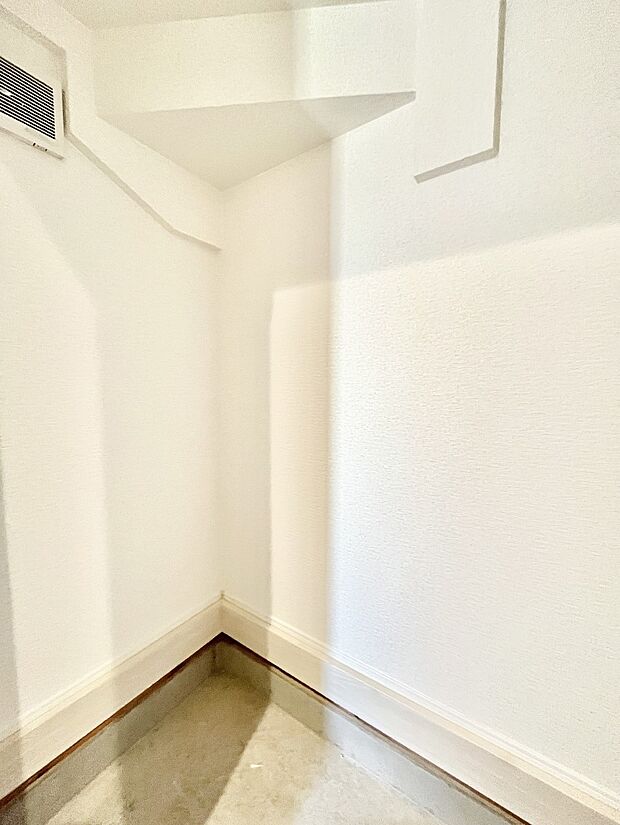 【収納】たっぷり収納できるシューズクローク　
