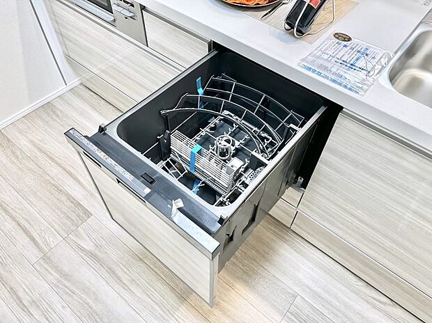 【食洗機】面倒なお片づけは食洗機にお任せ！家事の負担が減って、時間にも気持ちにもゆとりができます。
