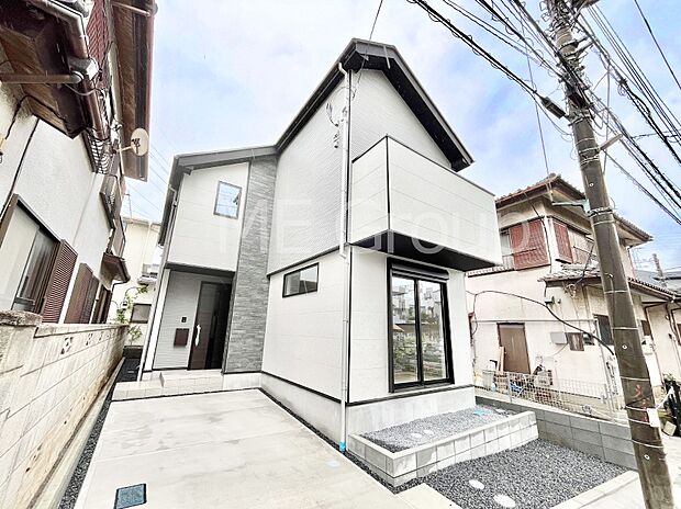 【現地外観写真】たっぷりの陽光と心地よい風が舞い込む住まい