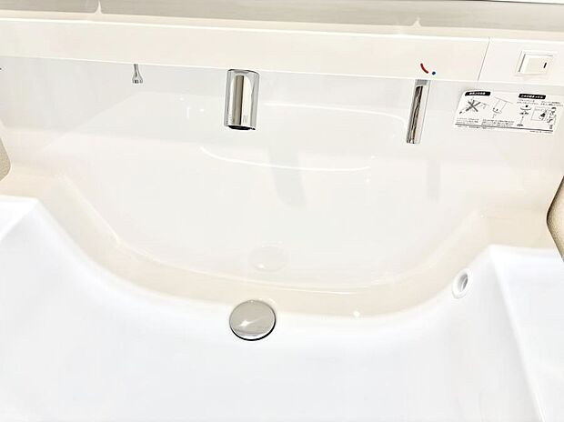 【ハンドシャワー水栓】ハンドシャワー付き!使いやすい洗面台。