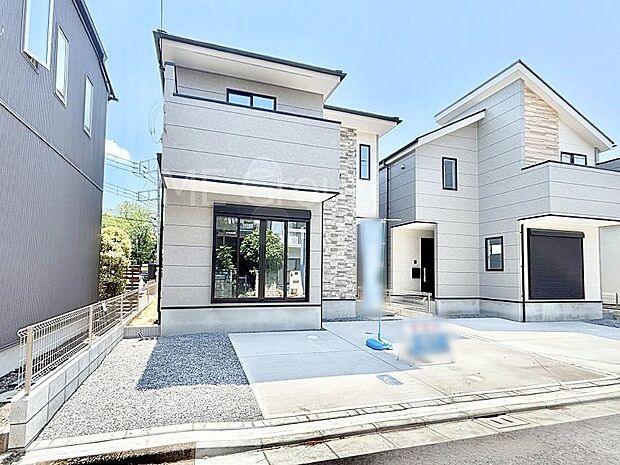 【現地外観写真】たっぷりの陽光と心地よい風が舞い込む住まい　