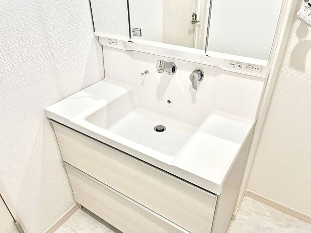 【ハンドシャワー水栓】ハンドシャワー付き!使いやすい洗面台。