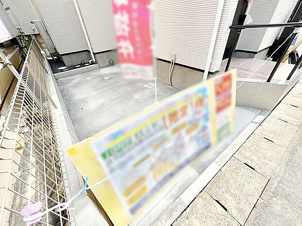 【駐車場】駐車2台可能!急なお客様の駐車に。また、ご家族の自転車スペースとしても大活躍。