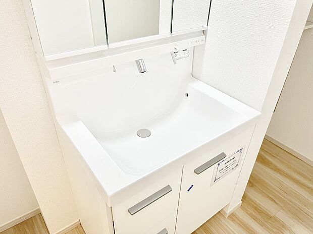 【ハンドシャワー水栓】ハンドシャワー付き!使いやすい洗面台。