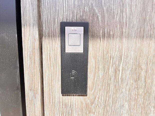 【玄関】ラクラク開錠!スマートコントロールキー。