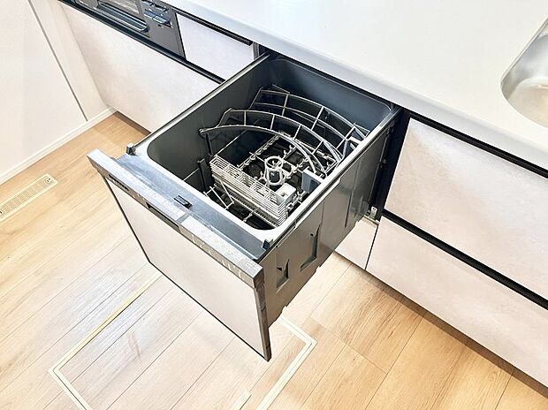 【食洗機】面倒なお片づけは食洗機にお任せ！家事の負担が減って、時間にも気持ちにもゆとりができます。