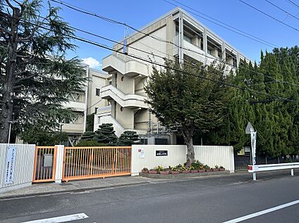 長岡京市立長岡第三中学校 850ｍ(徒歩11分)