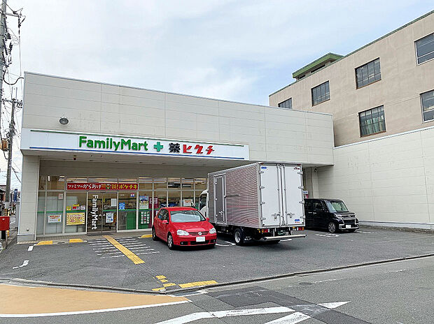 ファミリーマート薬ヒグチ 西陣北店(約240m)