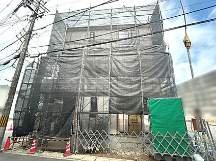 只今建築中！