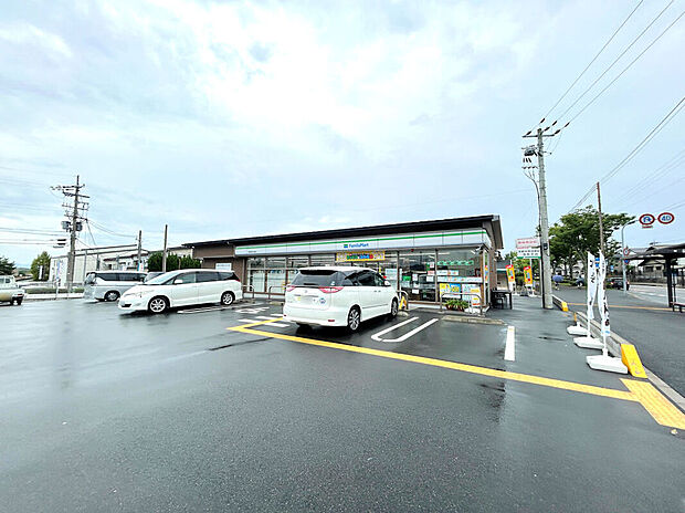 ファミリーマート洛西新林本通店（約320m）