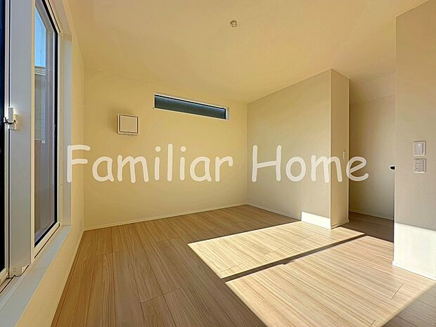 主寝室 広々とした7帖の空間でゆっくりお休み頂けます。