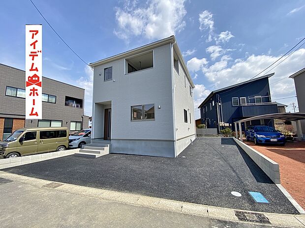 ●○●○1号棟外観写真○●○●
　　　平日の案内も可能です♪
　お気軽にお問い合わせください！
