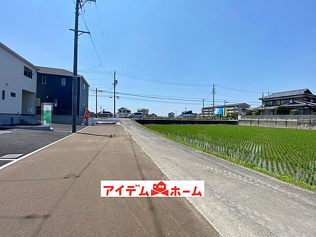 【●○●○北側道路写真○●○●】　　　平日の案内も可能です♪
　お気軽にお問い合わせください！