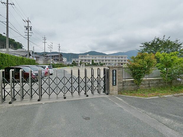 蒲郡市立塩津小学校(約800m)